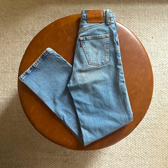 Levi’s Ribcage Straight - Picture 2 of 3